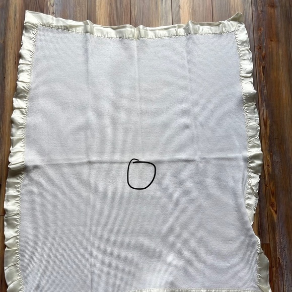 Vintage Baby Morgan Baby Blanket Waffle Knit Thermal Silk Trim - Picture 4 of 4
